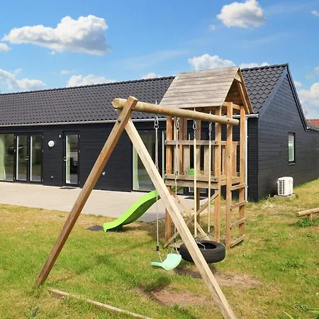 14 Person In Holiday home
